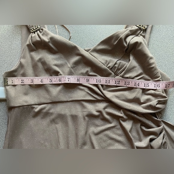 R&M Richard's Shimmer Champagne Gown
NWT Size 14 - Picture 11 of 15